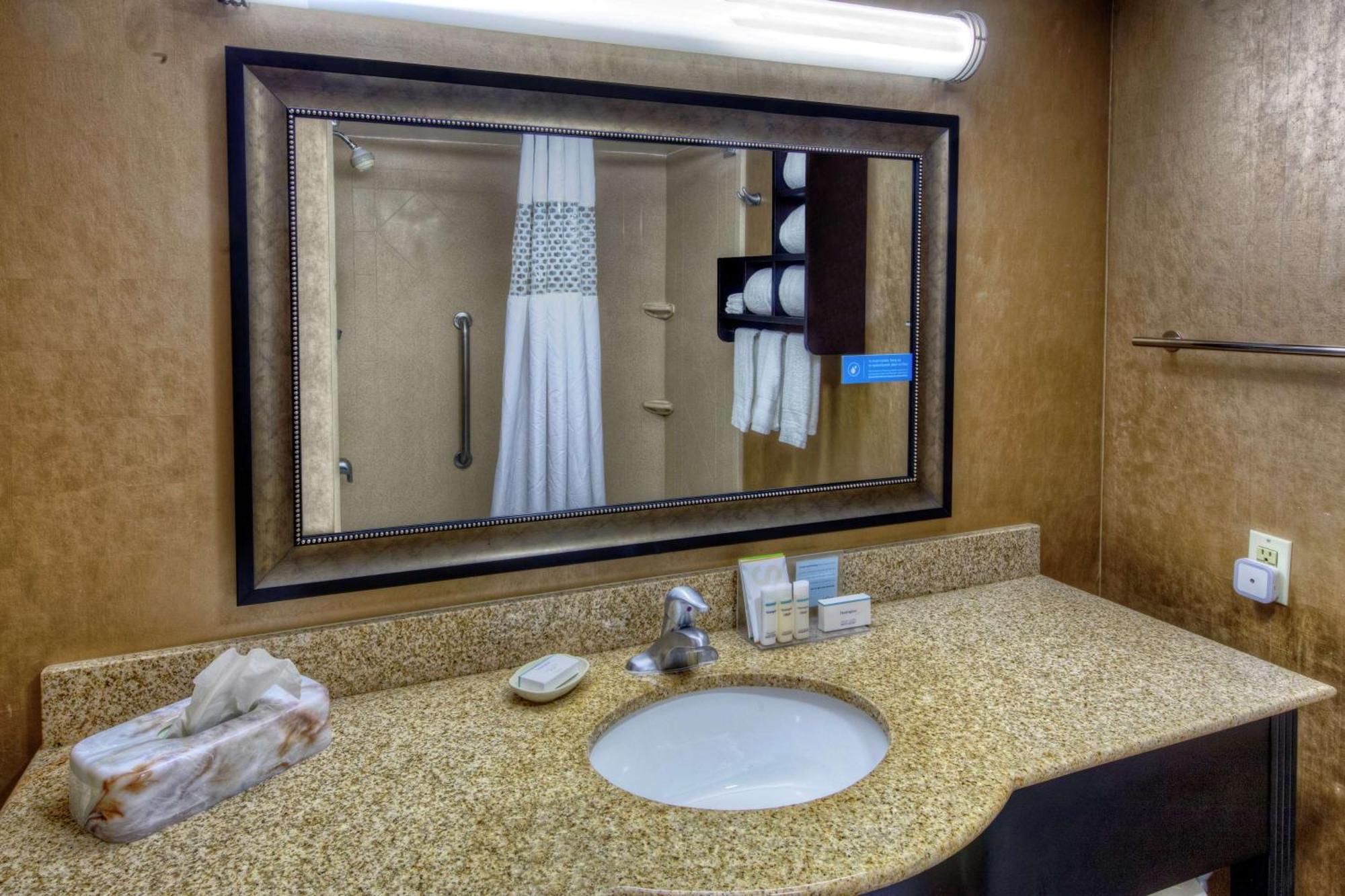 Hampton Inn Tullahoma Zewnętrze zdjęcie