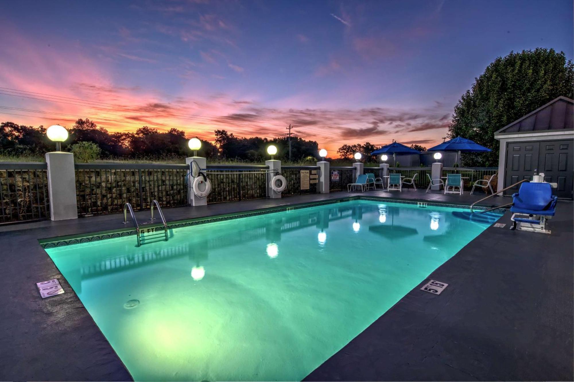 Hampton Inn Tullahoma Zewnętrze zdjęcie
